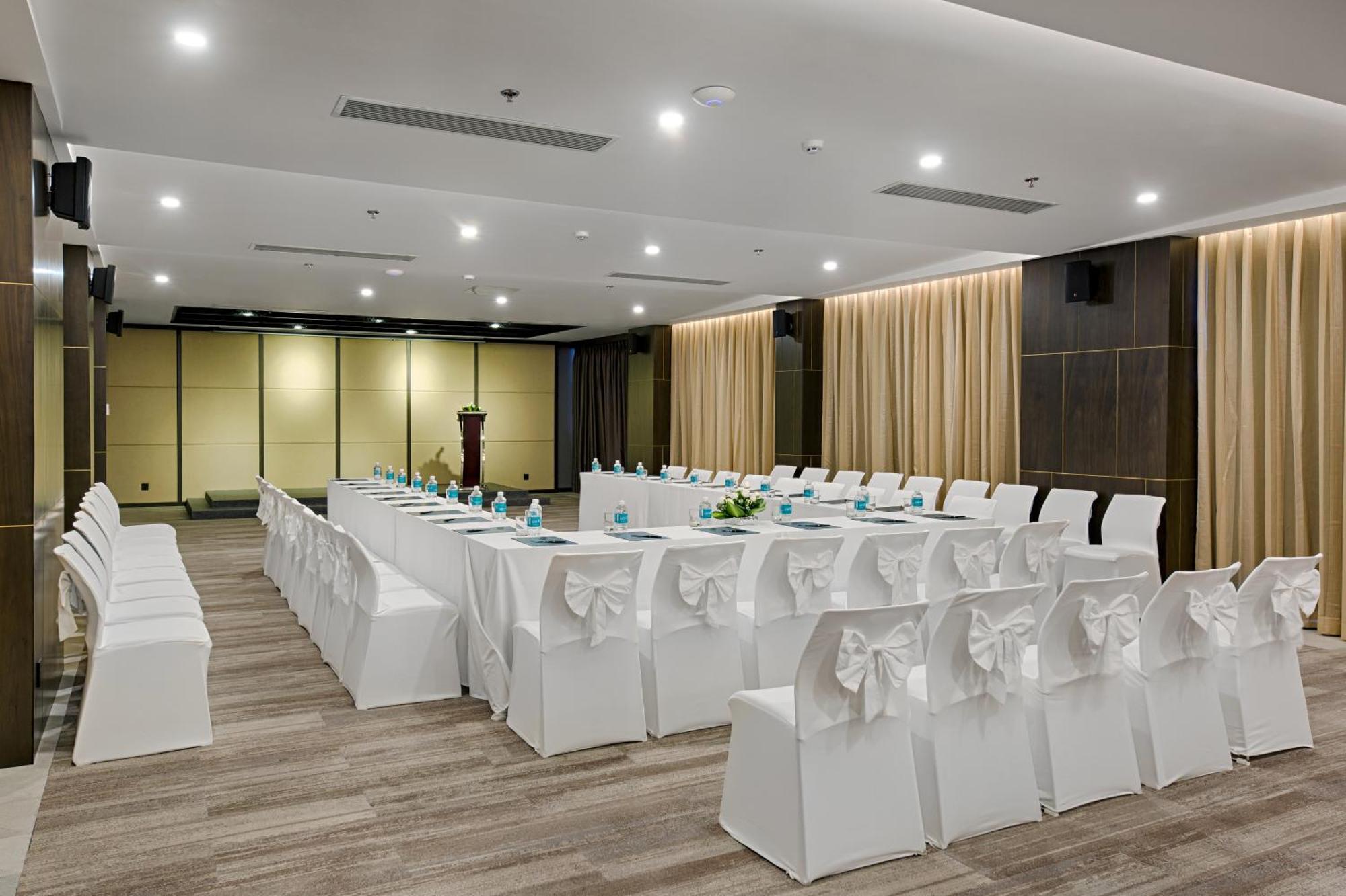 Satya Da Nang Hotel Han Market Экстерьер фото