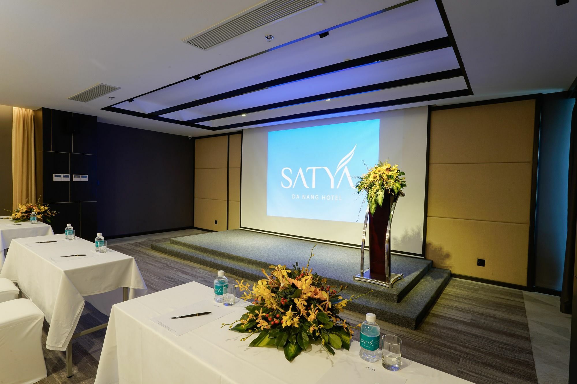 Satya Da Nang Hotel Han Market Экстерьер фото